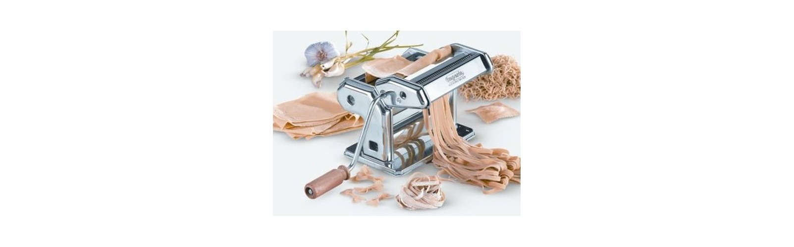 http://www.schospitality.co.nz/images/brands/45_10_Imperia%20Pasta%20Machine%20Lifestyle.jpg